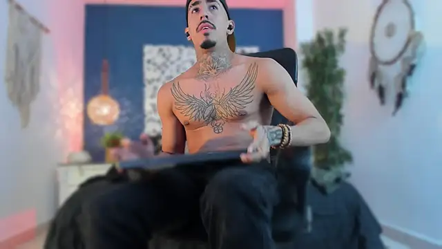 Donovan_Desmond webcam