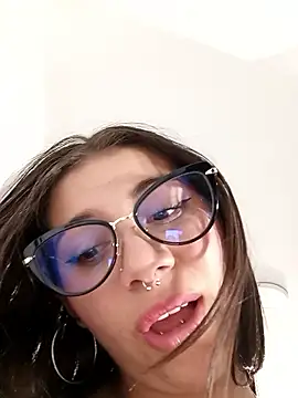 Webcam Model (CharlotteSex_)  is live.Free join now!