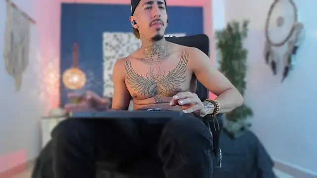 Donovan_Desmond webcam