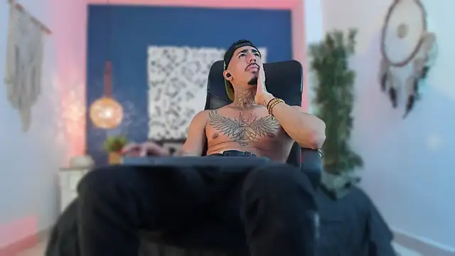 Donovan_Desmond webcam