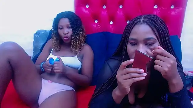 XSCARLETQUEENXX webcam