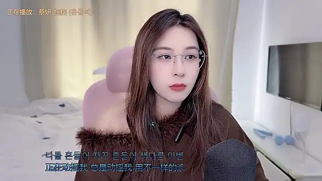 美女TTtia_在线直播
