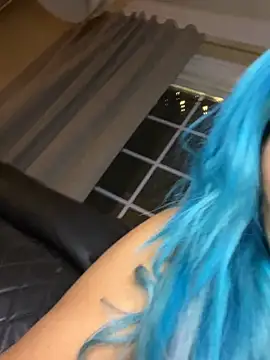 LittleMissEeve webcam