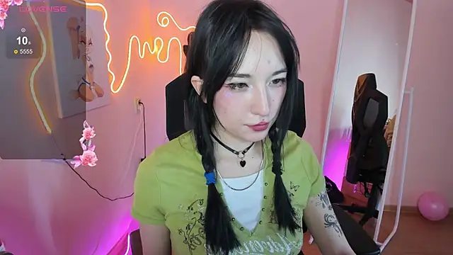 AliceeinWonderlanddd webcam