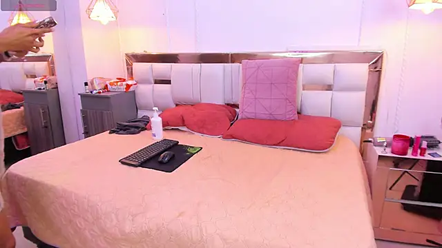 AlexandraMiller webcam