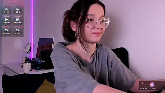 miabellee_ (F young) - doggy close up