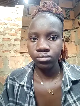 Black_juicy24 webcam