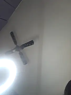 Indian_GlowingMiax webcam