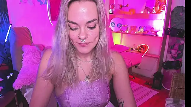 IzzzyFromHeaven webcam