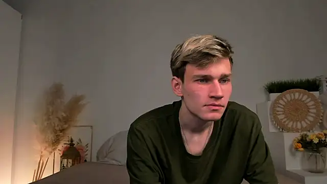 volan_starts (M young) - Show my dick