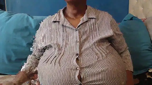 CUTEFIRMMELONSS webcam