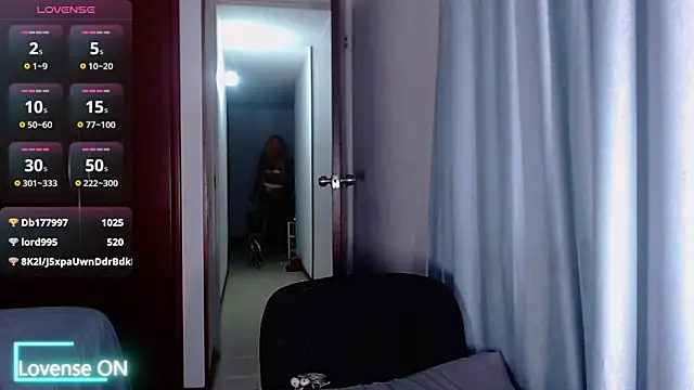 tastytrap_18 - TastyTrap_18's free webcam - UK Sex Cams