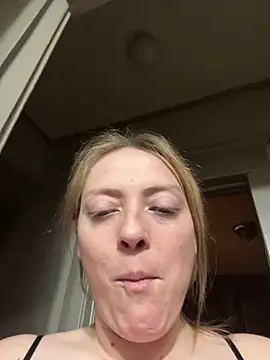 Titsandtats24 webcam