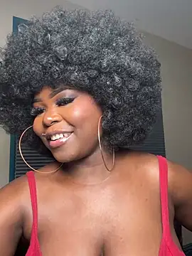 WomanNextdoor1 webcam