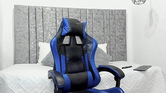 Calvin_Hunter webcam