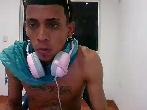 Skinny_horny_boy webcam