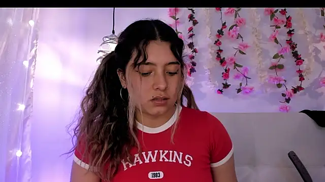 Valerysweet11 webcam