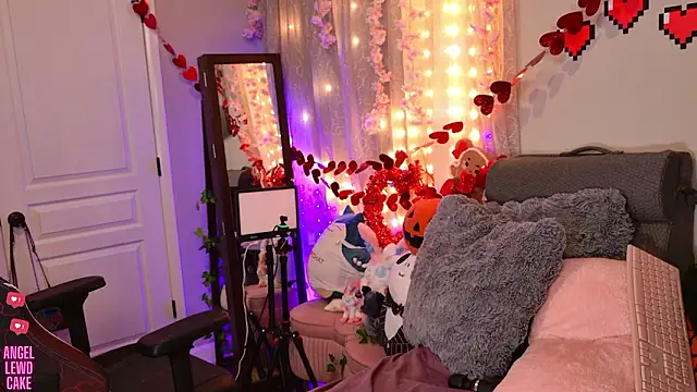 Angel-Lewd-Cake webcam
