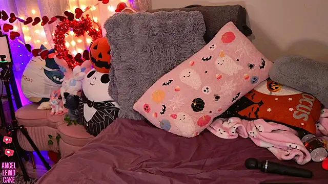 Angel-Lewd-Cake webcam