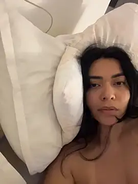 petitlumiere - PetitLumiere's free webcam