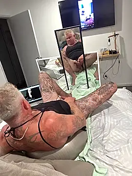 handsolo_porn - Handsolo_porn's free webcam - UK Sex Cams