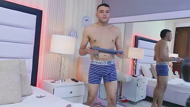 CristalAndDeimon webcam