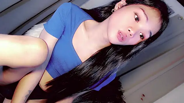 Amomentoflust99 webcam