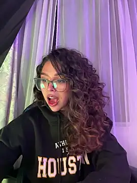 Samantha_Bernardo webcam