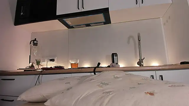 sindy_juxx (F teen) - Anal Finger in Grind