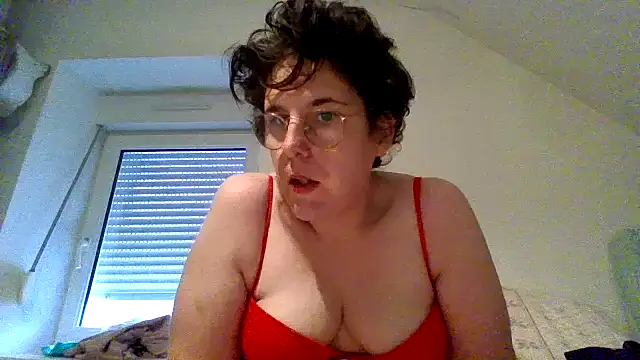 oiseaunoir88 - OIseauNoir88's free webcam - UK Sex Cams