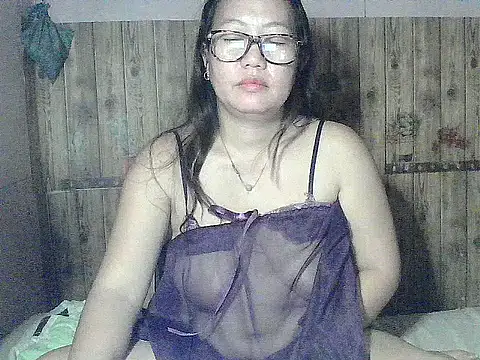 Pinay_BigTits69 webcam
