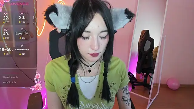 AliceeinWonderlanddd webcam