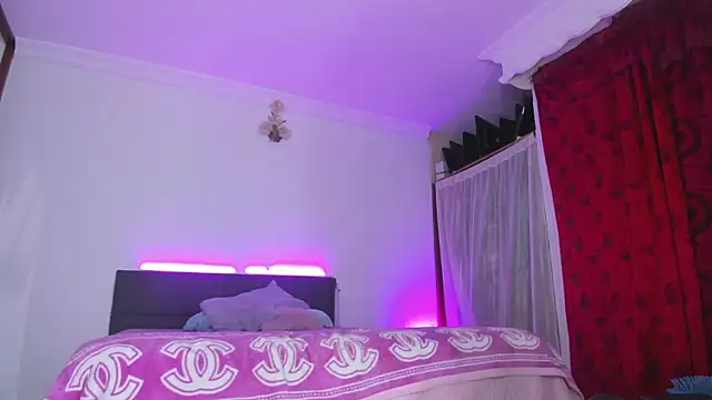 sexy-luna-star-ts webcam