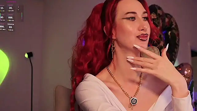 Lady_RedAlexa_RA webcam