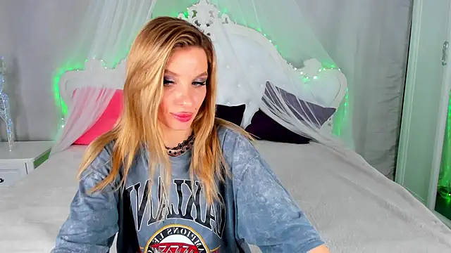 alinalovelyx - AlinaLovelyX's free webcam - UK Sex Cams