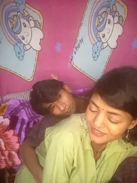 Freakingromance webcam