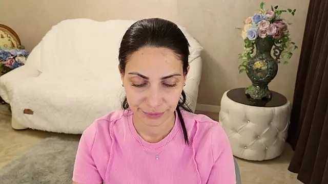 LovelyBeatrice webcam