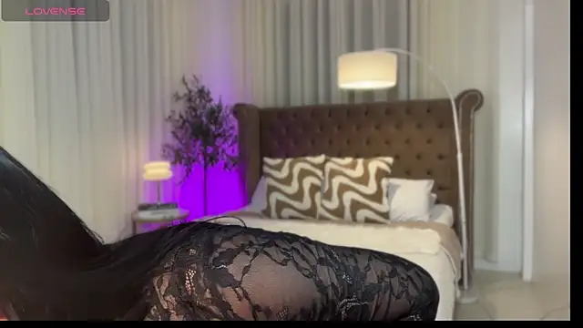 Your_Majesty_Tyra webcam