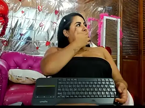 adriana_foxxxy webcam