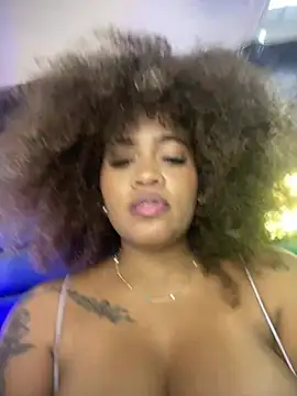 riri_brunnete webcam