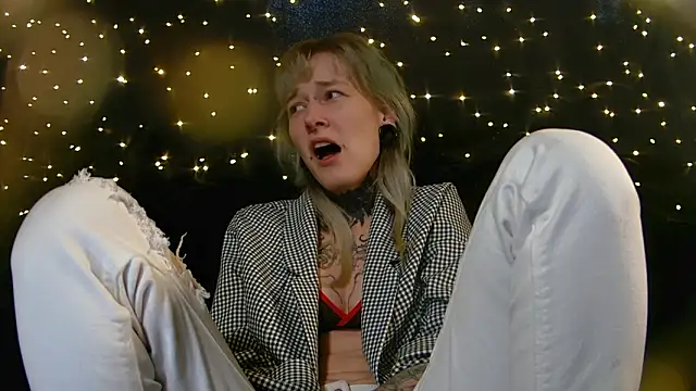 littlespacemouse (F young) - SALIVA SHOW