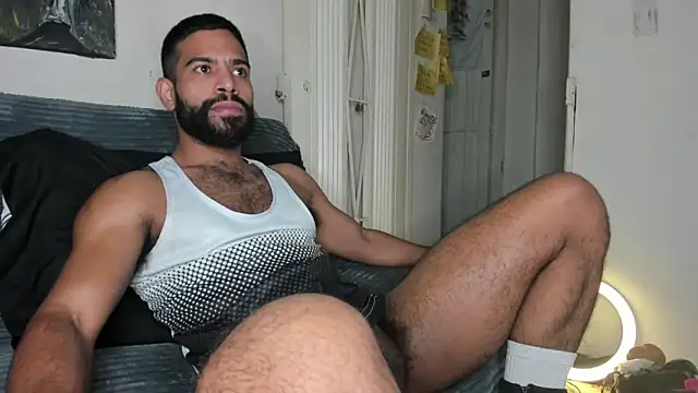 sweatyhairypig23 webcam