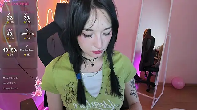 AliceeinWonderlanddd webcam