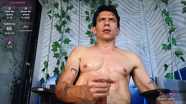 theking_39_ - TheKing_39_'s free webcam - UK Sex Cams