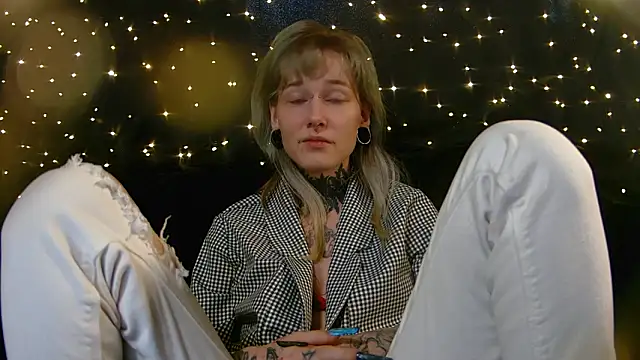 littlespacemouse (F young) - SALIVA SHOW