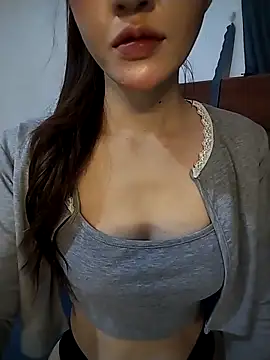 Quynhbabysexy webcam