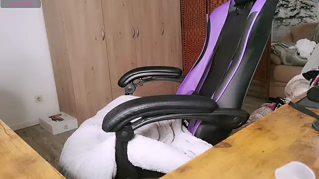 Caliiie-of Live Webcam on Stripchat