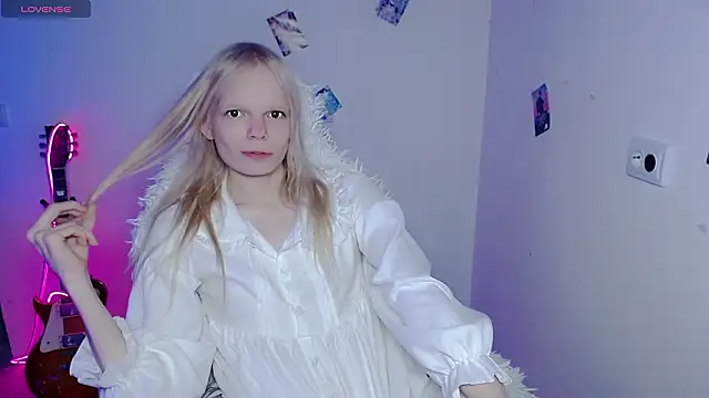 Emily_Nyaffee webcam