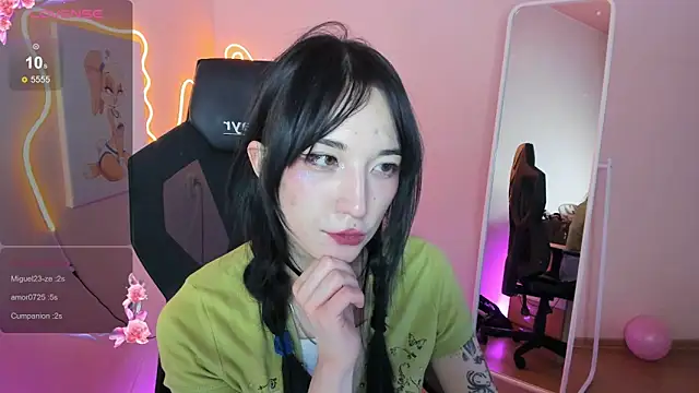 AliceeinWonderlanddd webcam