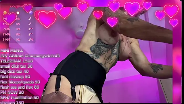 mommyselenafit_ webcam